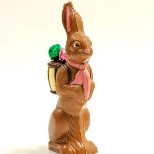 Schokohase mit Korb-Rucksack